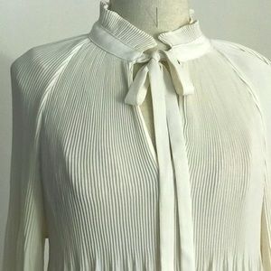 NWT Ralph Lauren Cream Shirt with pleats, XL